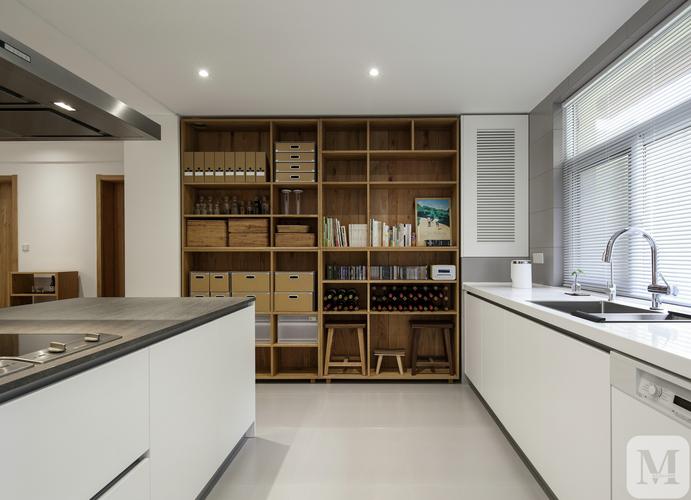 日式廚房櫥柜裝修效果圖